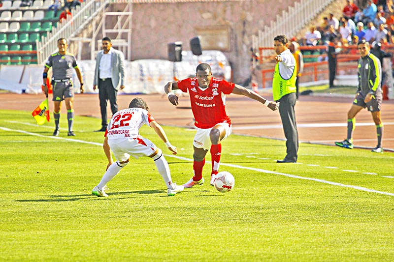 El equipo debe anotar para aspirar a la calificación, comenta Juan Carlos Enríquez Ávalos, jugador. Imagen de un partido previo contra el conjunto de Necaxa ■ foto: ernesto moreno