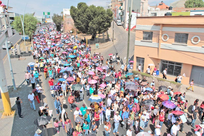 Aspecto de la marcha realizada en Zacatecas para respaldar a David Monreal ■ foto: ernesto moreno