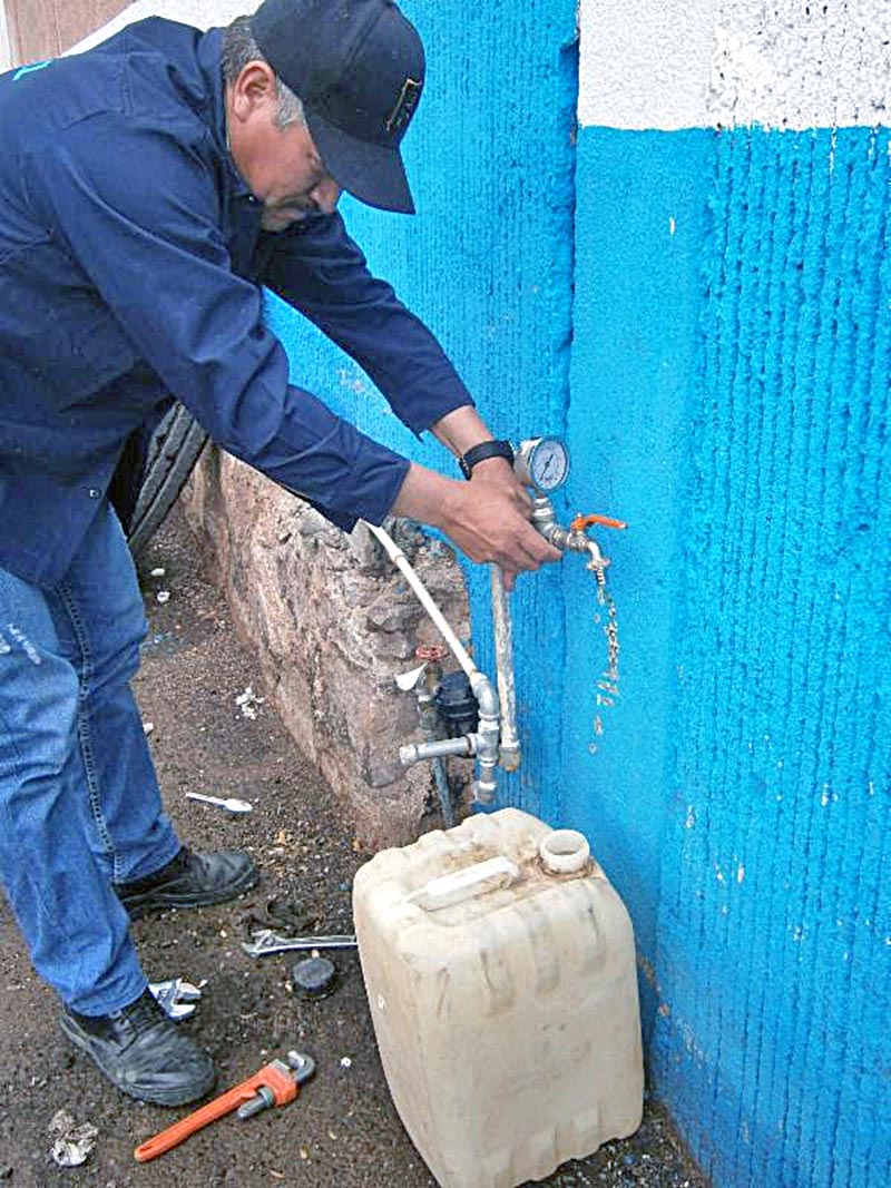 Directivos de la Jiapaz reiteraron el llamado a la población zacatecana para que cuide el agua y denuncie el desperdicio de la misma ■ foto: la jornada zacatecas