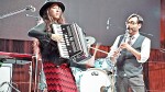 Polka Madre transmite su energía en el escenario, y eso lo percibe el público, quienes son recíprocos y devuelven con canto y baile ■ FOTOS: MIGUEL ÁNGEL NÚÑEZ