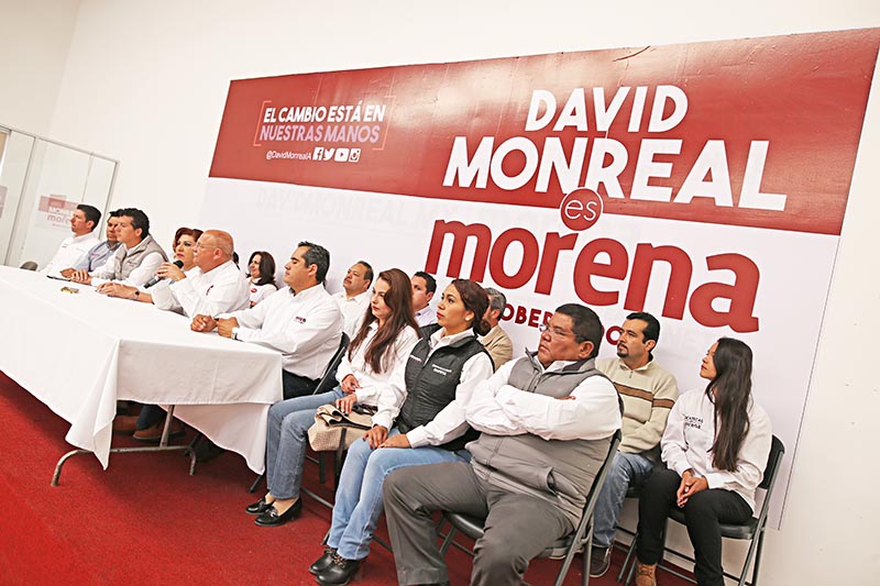 Abanderados de Movimiento de Regeneración Nacional ofrecen una postura solidaria con David Monreal Ávila ■ foto: andrés sánchez