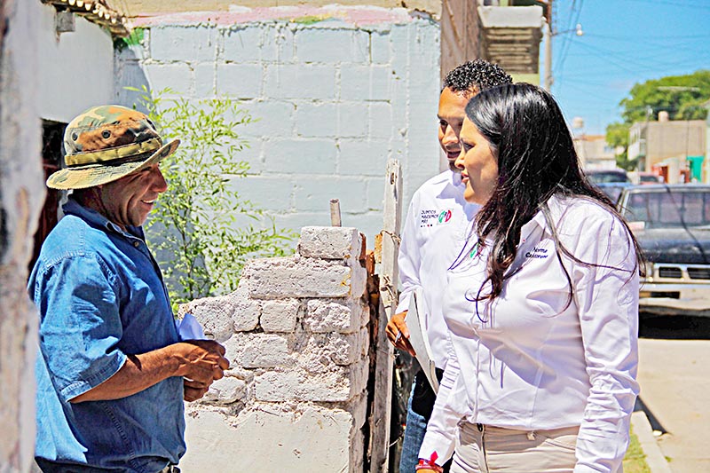 Escuchó la abanderada de Primero Zacatecas las inquietudes de la ciudadanía ■ FOTO: LA JORNADA ZACATECAS