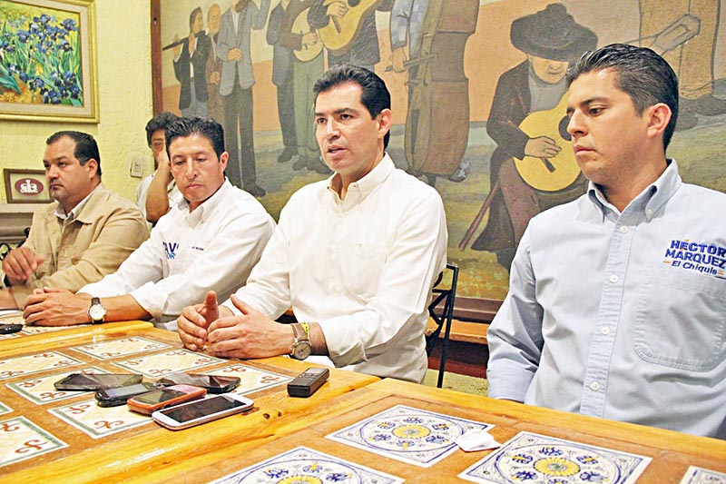 Rafa Flores afirmó en rueda de prensa que es importante tener médicos, medicina y equipo de manera permanente en el estado ■ foto: LA JORNADA ZACATECAS