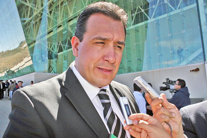 Uriel Márquez Cristerna, asesor jurídico de Gobierno del estado ■ FOTOS: ANDRÉS SÁNCHEZ Y LA JORNADA ZACATECAS