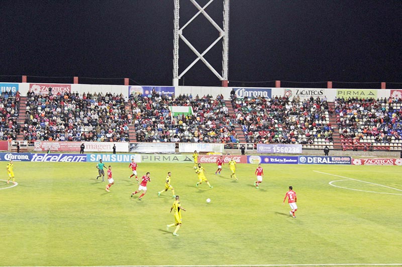 El encuentro se desarrolló en el Estadio Francisco Villa de la capital zacatecana ■ FOTO: LA JORNADA ZACATECAS