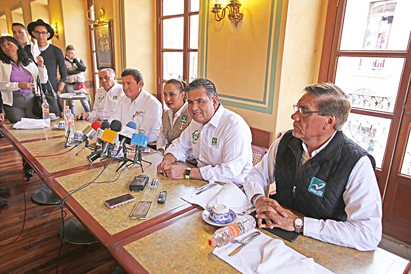 Dirigentes estatales del PRI, Verde y Nueva alianza se pronunciaron en contra de la violencia en elecciones ■ FOTO: ANDRÉS SÁNCHEZ