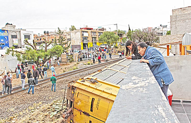 Imagen del último descarrilamiento en la capital del estado ■ foto: ernesto de moreno