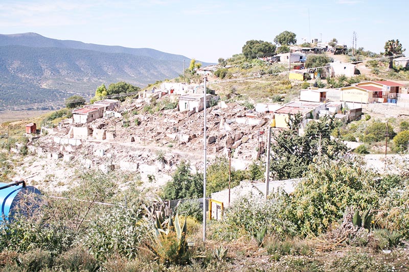 Las casas paulatinamente fueron derruidas por trabajadores de las Minera Frisco, para dar paso a la explotación de mineral