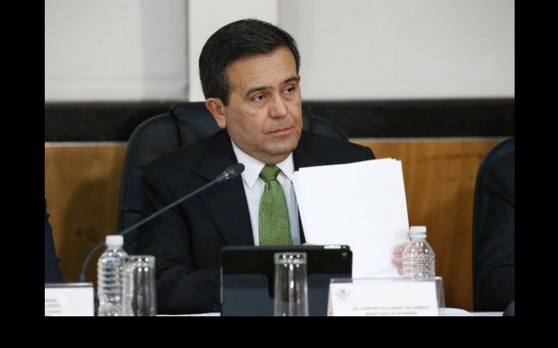 Ildefonso Guajardo secretario de Economía, en imagen del 20 de octubre de 2015. Foto Roberto García