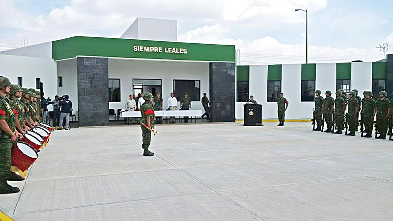 En las nuevas instalaciones habrá entre 29 y 50 militares, explica el comandante de la 11 Zona Militar ■ FOTO: RAQUEL OLLAQUINDIA