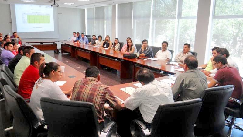 Aspecto de la reunión entre representantes de ADR y autoridades estatales ■ FOTO: LA JORNADA ZACATECAS