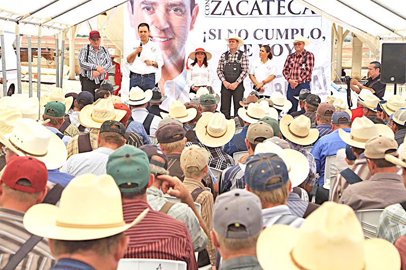 El candidato emitió un mensaje a los productores de la región de Miguel Auza ■ foto: la jornada zacatecas