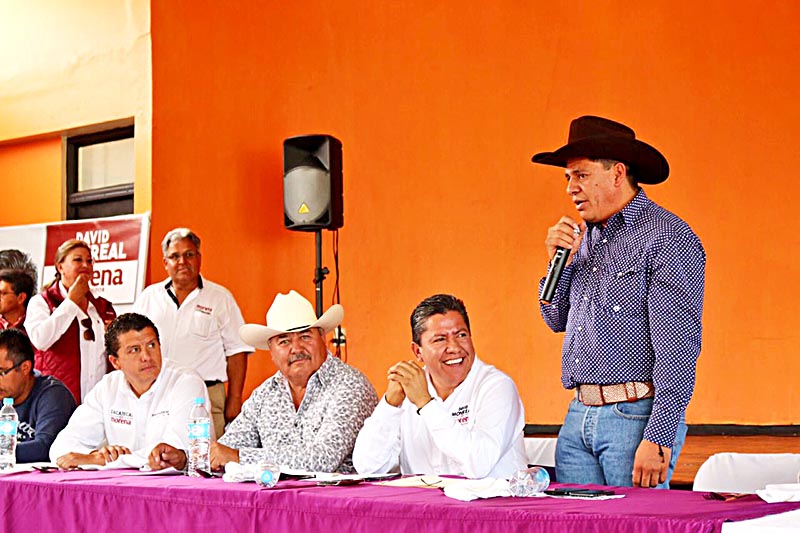 El candidato de Morena se reunió con ganaderos de Mazapil, Concepción del Oro, Fresnillo Monte Escobedo, Apulco, Tabasco, entre otros ■ FOTO: LA JORNADA ZACATECAS