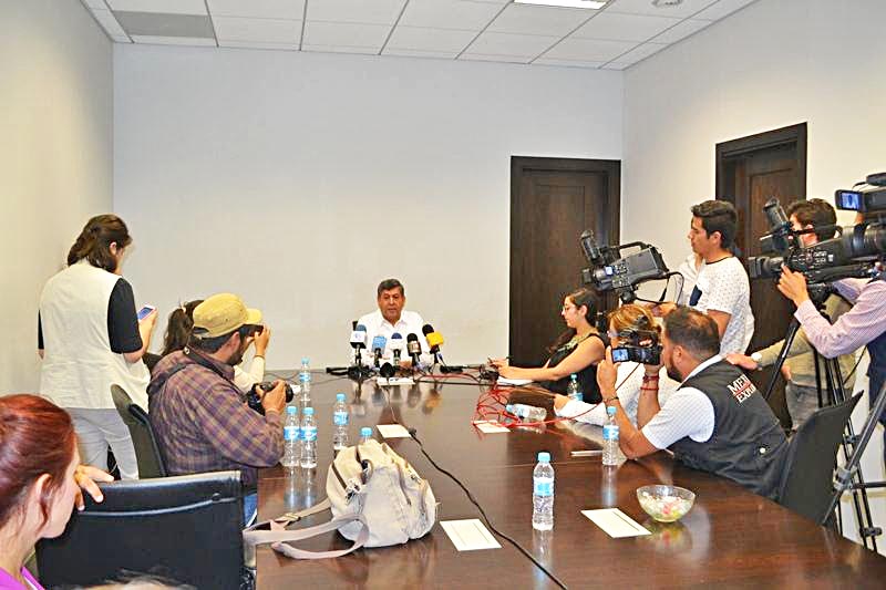 Jaime Santoyo Castro emitió declaraciones a los medios de comunicación ■ foto: la jornada zacatecas