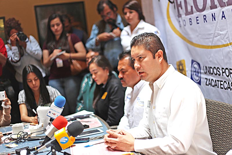 El legislador perredista ofreció rueda de prensa ■ FOTO: ANDRÉS SÁNCHEZ