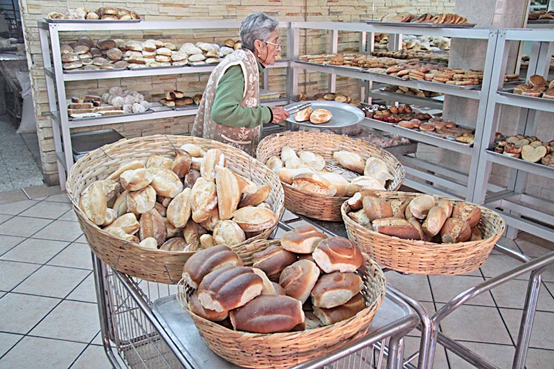 “Nosotros no podemos subir el precio del pan porque es un producto de la canasta básica”, advierten los tahoneros ■ FOTO: LA JORNADA ZACATECAS