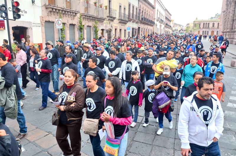 Marcha con motivo del Día del Trabajo por las calles del Centro Histórico ■ foto: cortesía