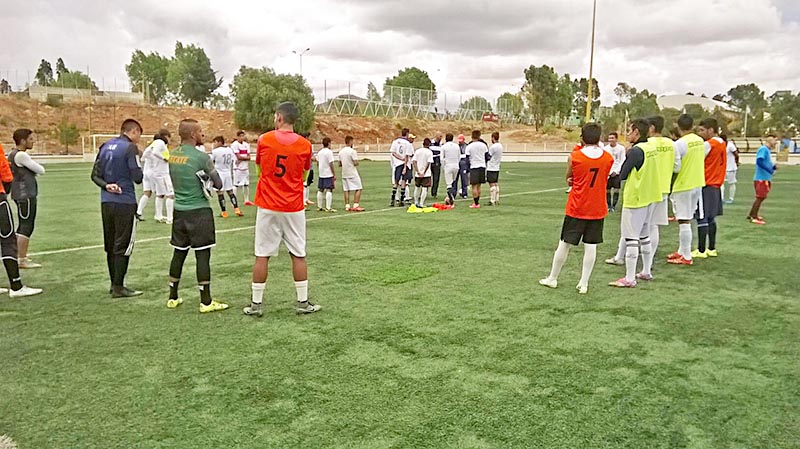 Se desarrollan en las canchas universitarias de la Unidad Deportiva Norte, con horario de las 15 horas ■ FOTO: LA JORNADA ZACATECAS