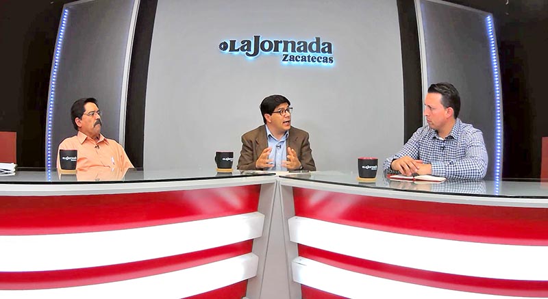 Leonel Contreras Betancourt, Marco Torres Inguanzo y Raymundo Cárdenas, en el programa Synergia, de La Jornada Zacatecas TV ■ foto: miguel ángel núñez
