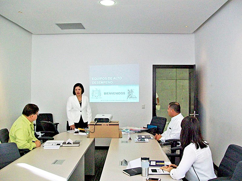 Goretti López Verver, docente universitaria encargada de impartir el curso ■ foto: la jornada zacatecas