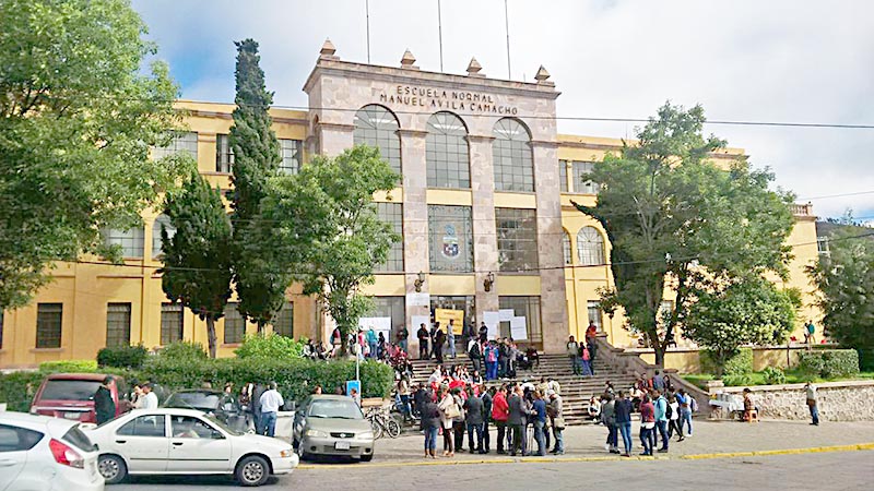 Los manifestantes recibieron la promesa de que será publicada una nueva convocatoria para el proceso de ingreso y recategorización docente ■ FOTO: martín catalán