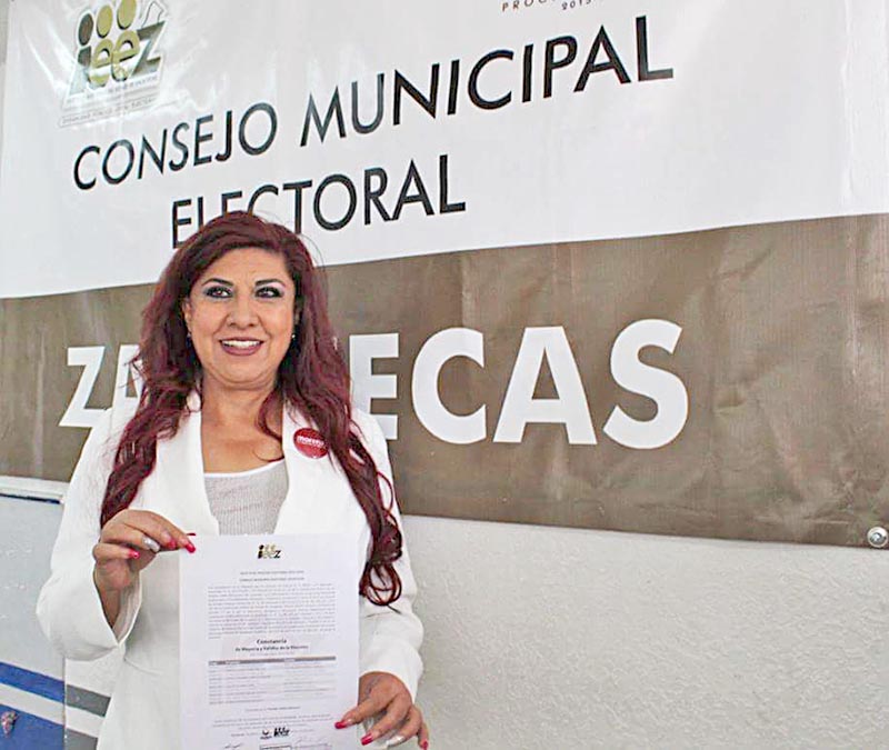 Soledad Luévano Cantú recibió la constancia de mayoría como presidenta municipal de Zacatecas ■ foto: facebook