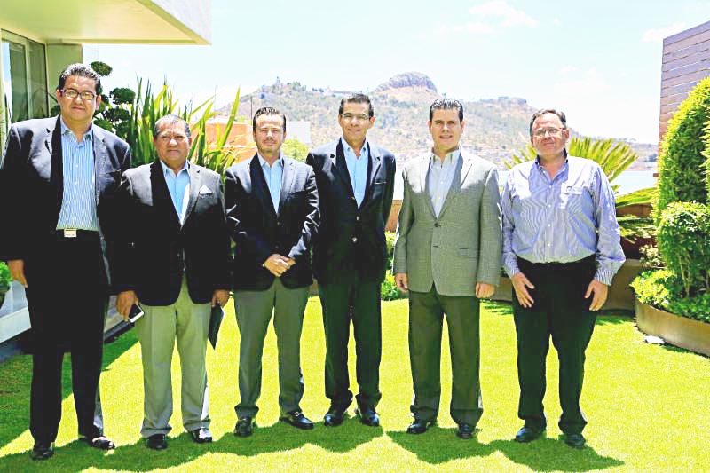 Miguel Alonso Reyes recibió a Enrique Jacob Rocha en la Casa de Gobierno ■ foto: la jornada zacatecas