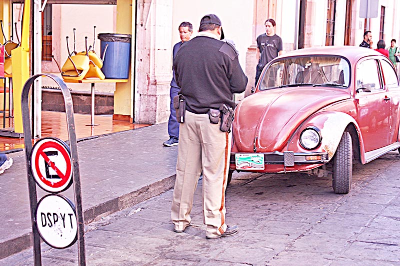 Son pocos los agentes dados de baja por no aprobar exámenes de control de confianza, señala el titular de la DTTyV ■ foto: la jornada zacatecas
