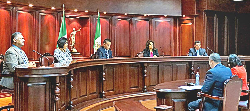 Sesión del pleno en el Tribunal de Justicia Electoral del Estado de Zacatecas ■ FOTO: LA JORNADA ZACATECAS