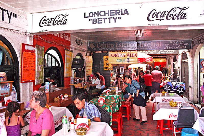 Entre los giros que más interés despiertan entre los emprendedores de la entidad están los pequeños comercios y los restaurantes o locales de comida ■ FOTO: LA JORNADA ZACATECAS