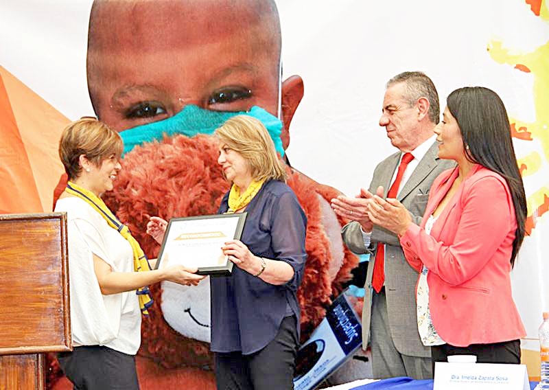 Durante la inauguración, se reconoció el trabajo de 24 asociaciones independientes, por su apoyo a menores con cáncer y la atención integral que ofrecen a ellos y sus familias ■ FOTO: LA JORNADA ZACATECAS