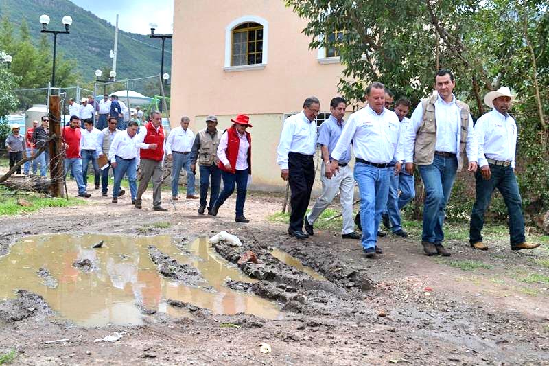 Recorrido por la zona siniestrada ■ foto: la jornada zacatecas