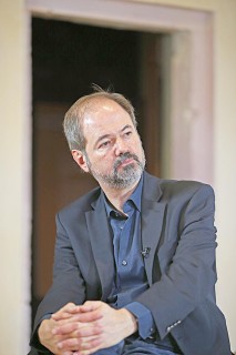 El escritor y periodista señaló que la obra de López Velarde es una combinación del lenguaje coloquial y la alta poesía, pero también la tensión entre el erotismo de la vida mundana y “la preservación de la fe” ■ fotos: andrés sánchez