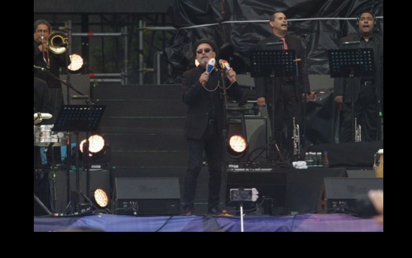 El cantante panameño, Rubén Blades, durante su presentación en el Zócalo capitalino. Foto Yazmín Ortega
