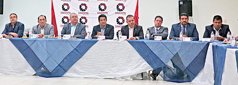 Aspecto de la Reunión Multiregional, que contó con la participación de presidentes y directores de 27 delegaciones de Canacintra ■ foto: la jornada zacatecas