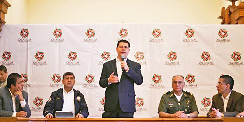 El gobernador del estado (al centro) encabezó la reunión del Consejo Estatal de Protección Civil ■ FOTO: LA JORNADA ZACATECAS