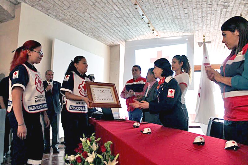 Aspecto de la ceremonia de homenaje a ex socorristas, la cual se desarrolló en el Centro Cultural Ciudadela del Arte ■ foto: la jornada zacatecas
