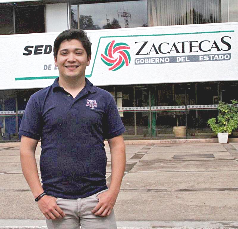 Óscar Josué Pacheco Barajas estudia el doctorado en Ingeniería Eléctrica con especialidad en señales Analógicas y Mixta ■ foto: la jornada zacatecas