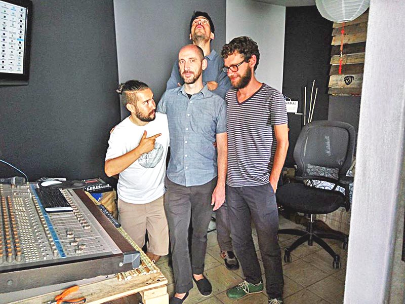 “Todo se reduce a lo que está pasando a la hora de hacer música”, comentan integrantes ■ FOTO: FACEBOOK UN TRIO DE GIRA