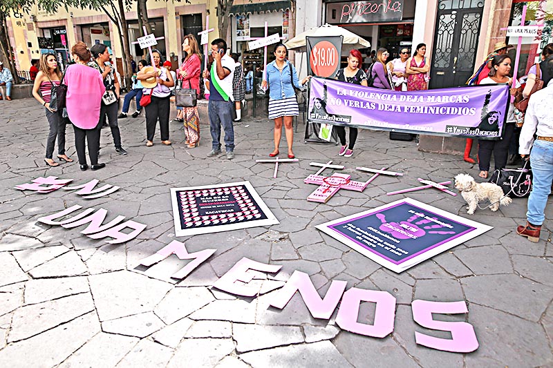 A principios de junio del año en curso, organizaciones y la sociedad civil marcharon en rechazo a los feminicidios ■ FOTO: ANDRÉS SÁNCHEZ