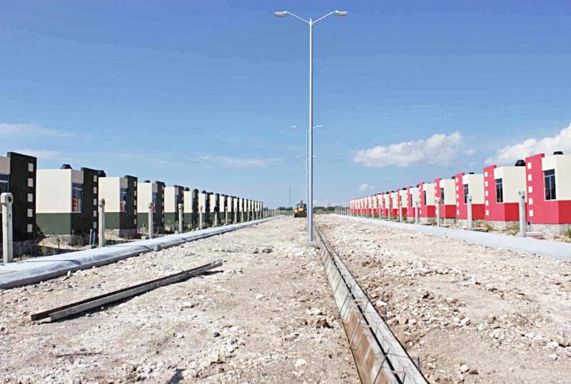 Fraccionamiento Arte Mexicano, donde se terminó de edificar 41 casas ■ FOTO: LA JORNADA ZACATECAS