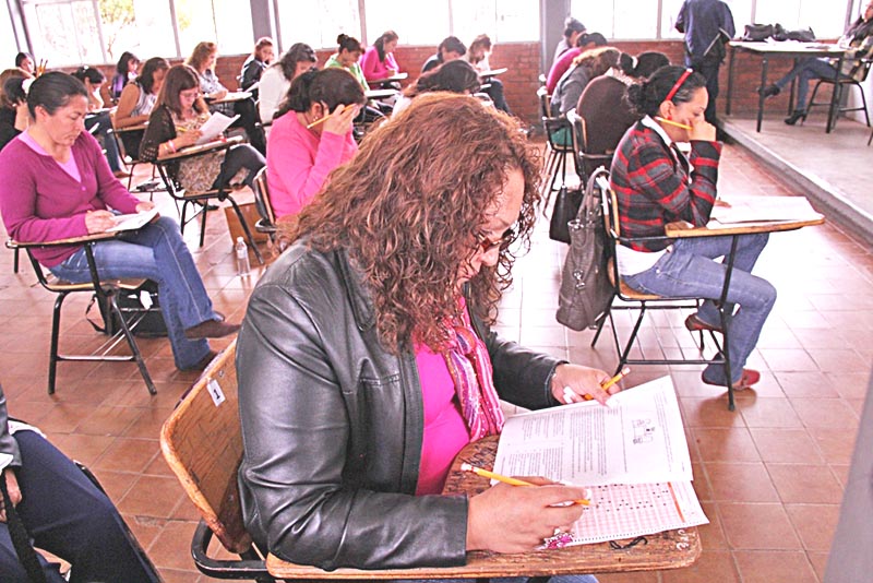 De los docentes convocados, 358 son de educación básica y 31 de media superior. Aspecto de anterior examen docente ■ foto: la jornada zacatecas