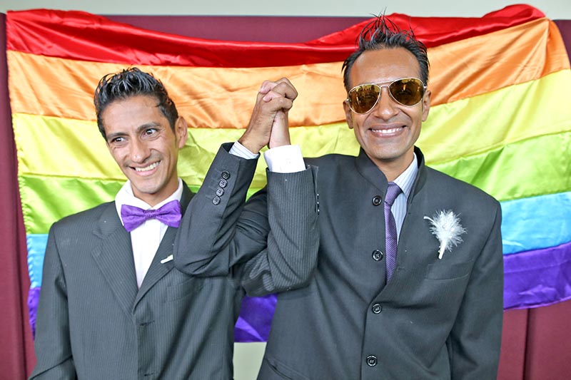 El pasado 11 de julio, Rodolfo Eduardo Flores Nava y Francisco Domínguez Galindo se unieron en matrimonio civil en la capital zacatecana ■ foto: andrés sánchez