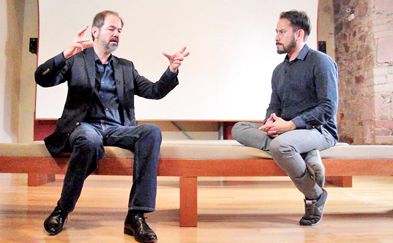 Juan Villoro y Carlos Navarrete, conductor de Acentos