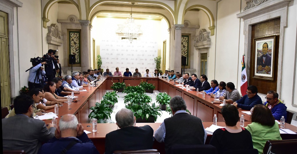 Durante la reunión de este lunes. Foto Segob