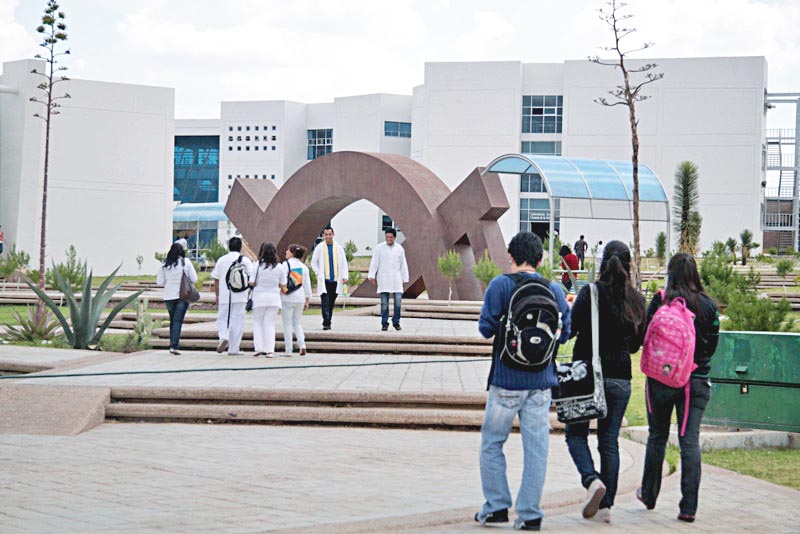 Ha incrementado la cantidad de alumnos y maestros de la UAZ, víctimas del clima de inseguridad y violencia que existe en la entidad ■ foto: la jornada zacatecas