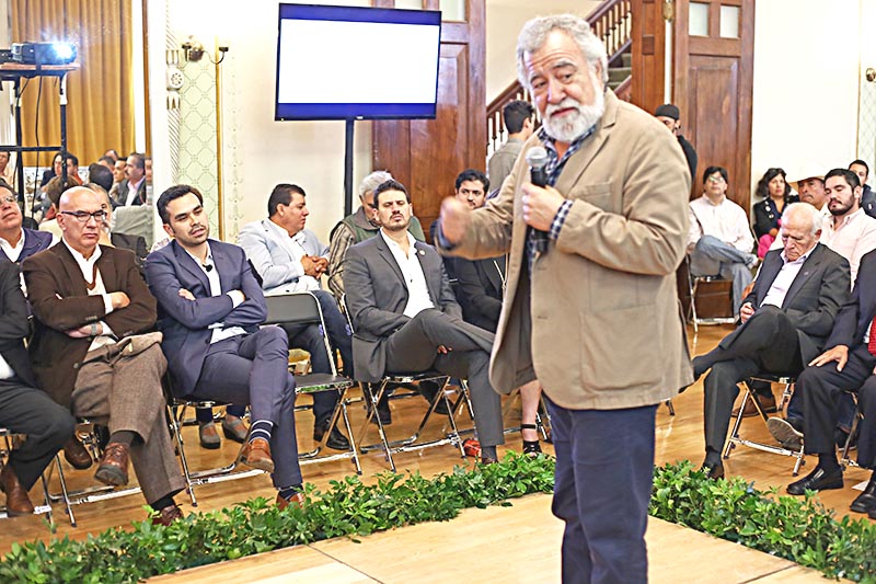 El senador Alejandro Encinas Rodríguez estuvo en Zacatecas donde asistió al informe de labores de Jorge Álvarez Máynez ■ FOTOS: ANDRÉS SÁNCHEZ
