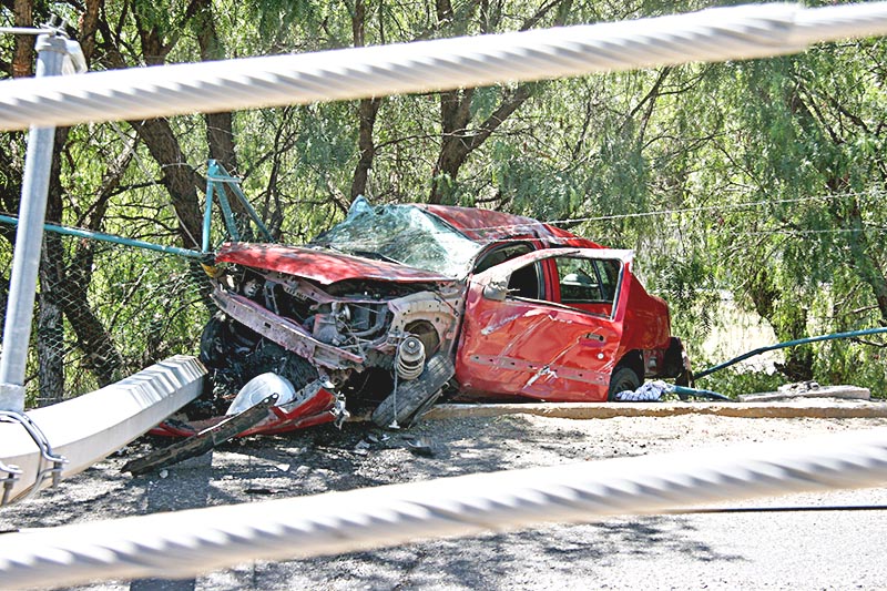 Autoridades de Tránsito atribuyen como causas frecuentes de accidentes viales el exceso de velocidad y que los conductores estaban alcoholizados ■ foto: la jornada zacatecas