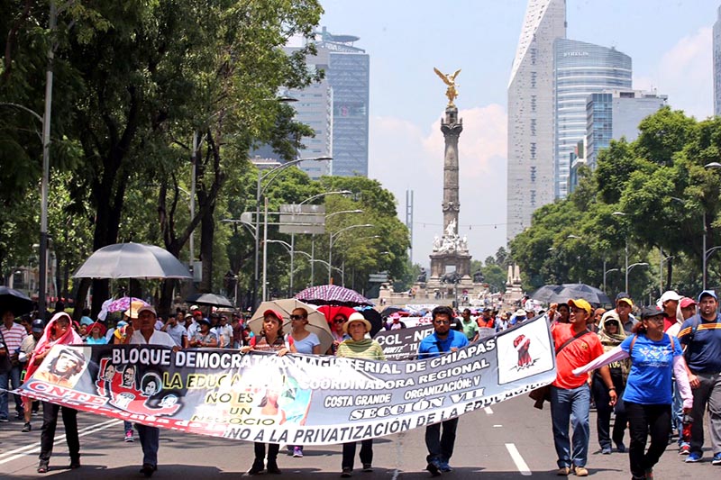 El pasado 3 de agosto en la Ciudad de México, profesores disidentes marcharon del Auditorio Nacional al Zócalo ■ foto: la jornada zacatecas