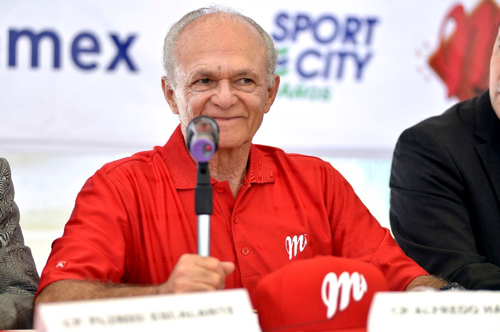 Alfredo Harp Helú, presidente del Consejo de Administración del club Diablos Rojos, en imagen de marzo de 2015. Foto Notimex